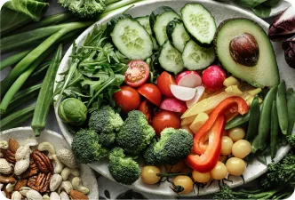 Prato com alimentos do cardápio real